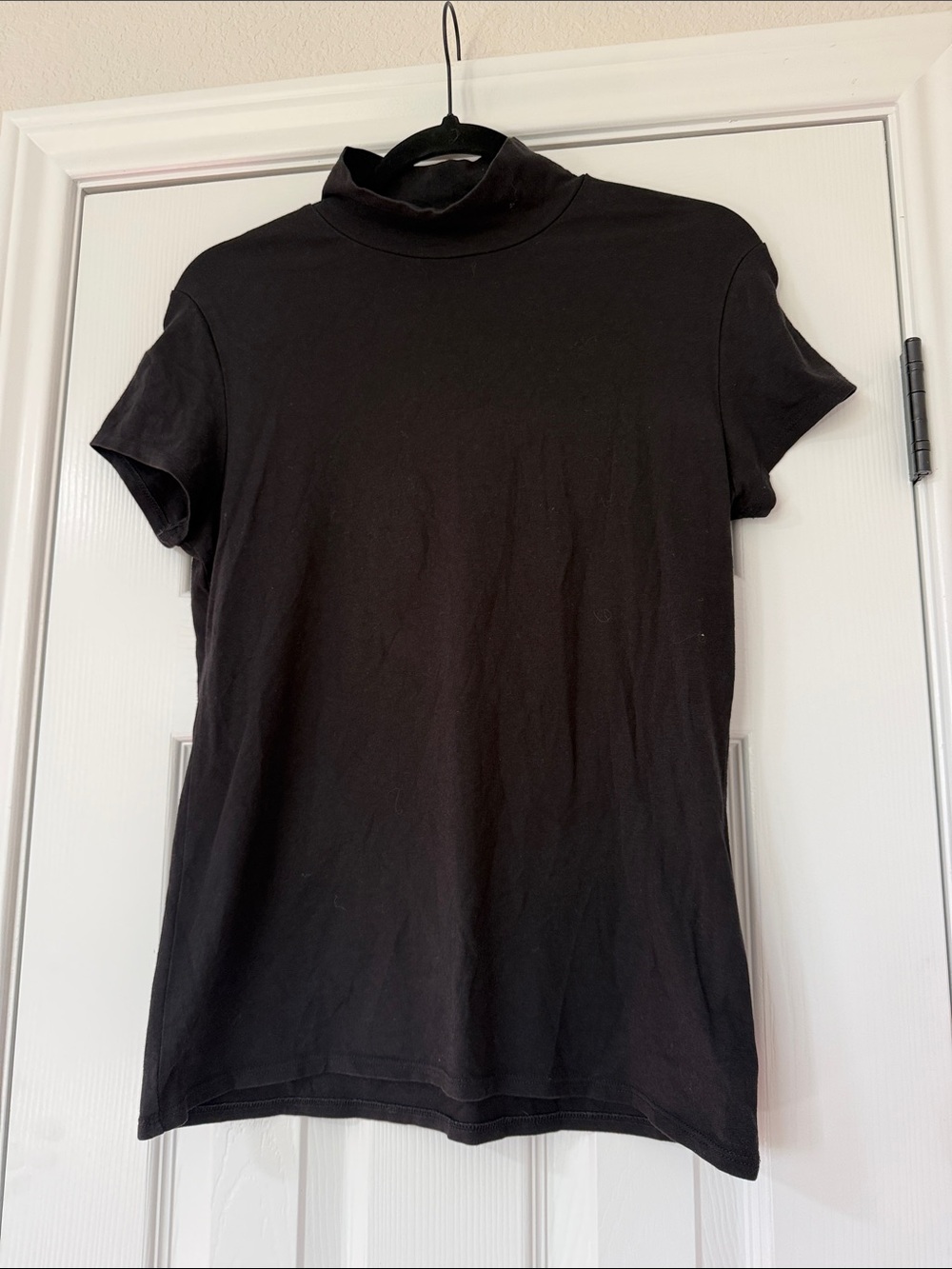 Catherine Malandrino Black Short Sleeve Mock Neck Top, Lightweight, size Small